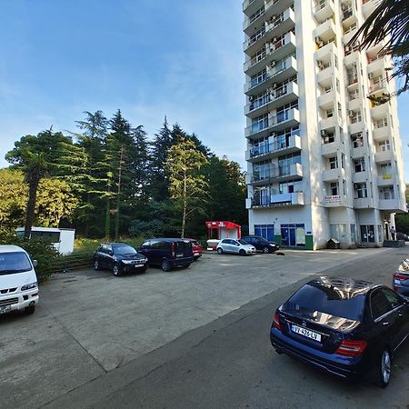Queen Tamara Apartments Махинджаури Экстерьер фото